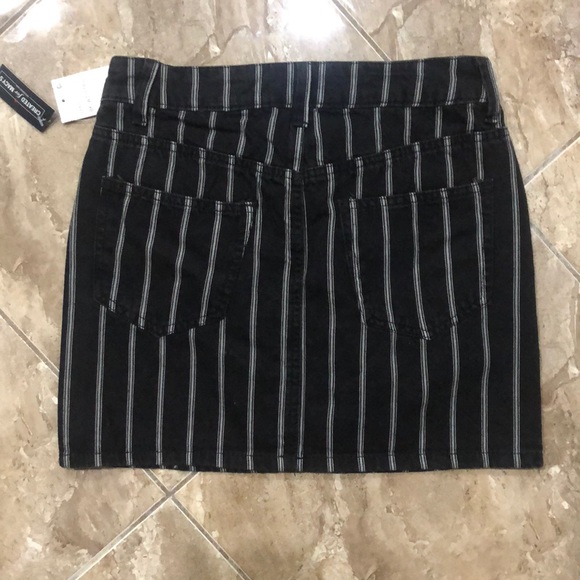 NWT Black and white striped denim mini skirt - Picture 2 of 3